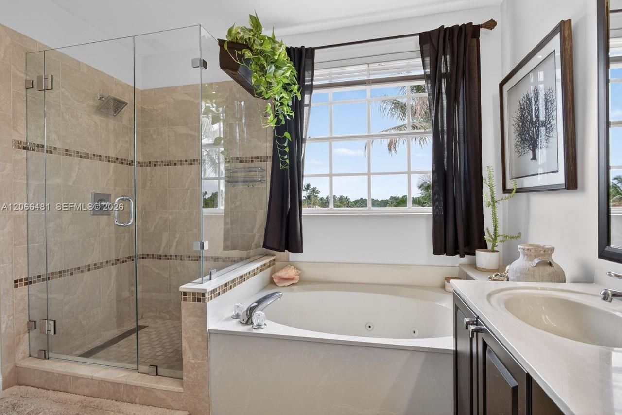 480 Cambridge Dr, Weston, FL 33326 Photo