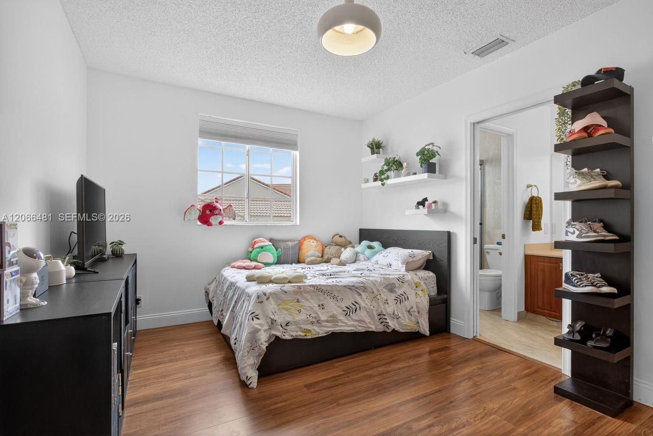 480 Cambridge Dr, Weston, FL 33326 Photo