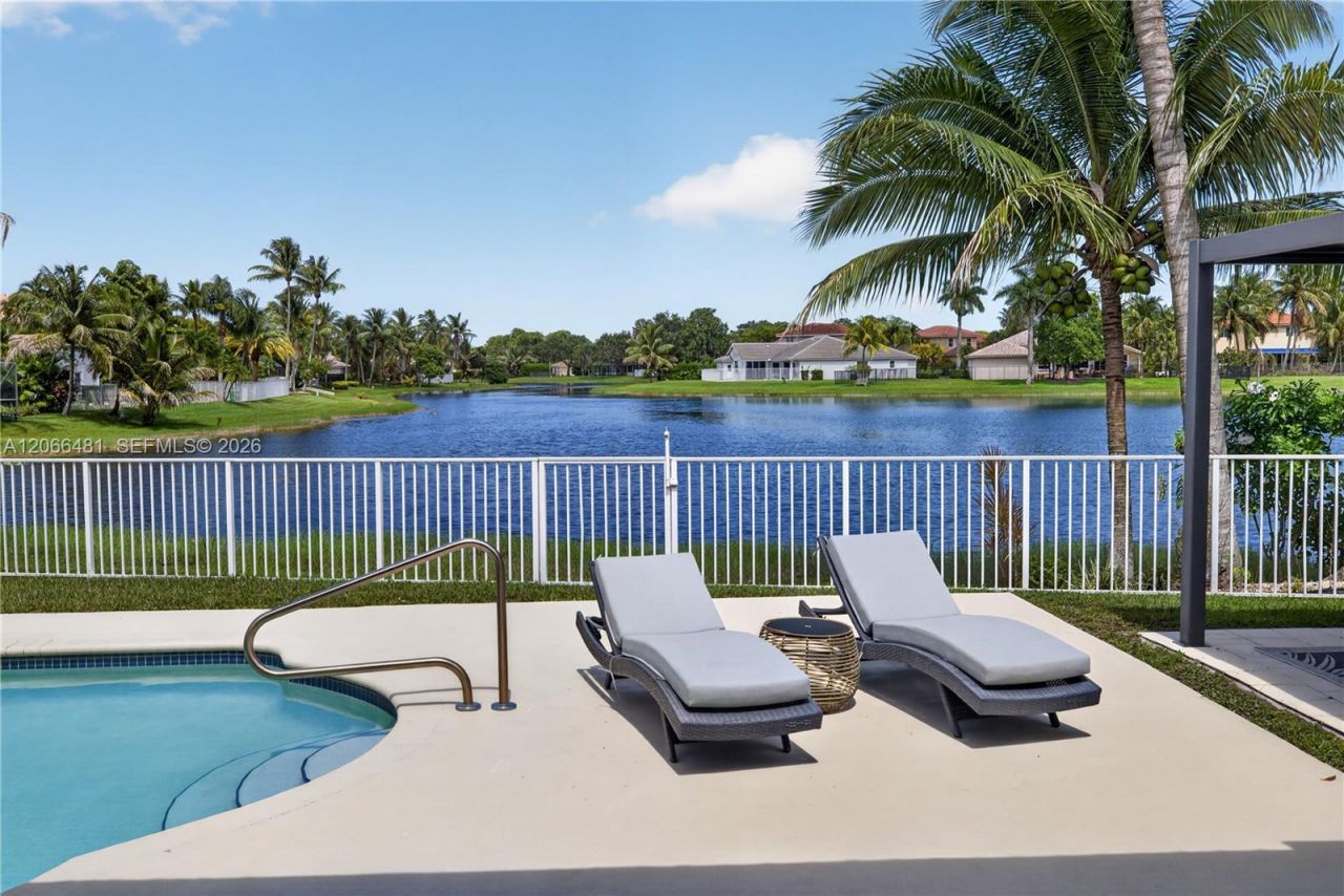 480 Cambridge Dr, Weston, FL 33326 Photo