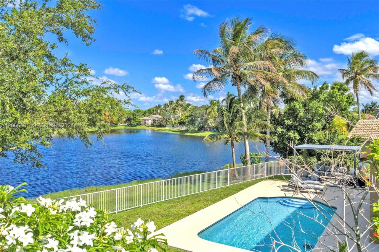 480 Cambridge Dr, Weston, FL 33326 Photo