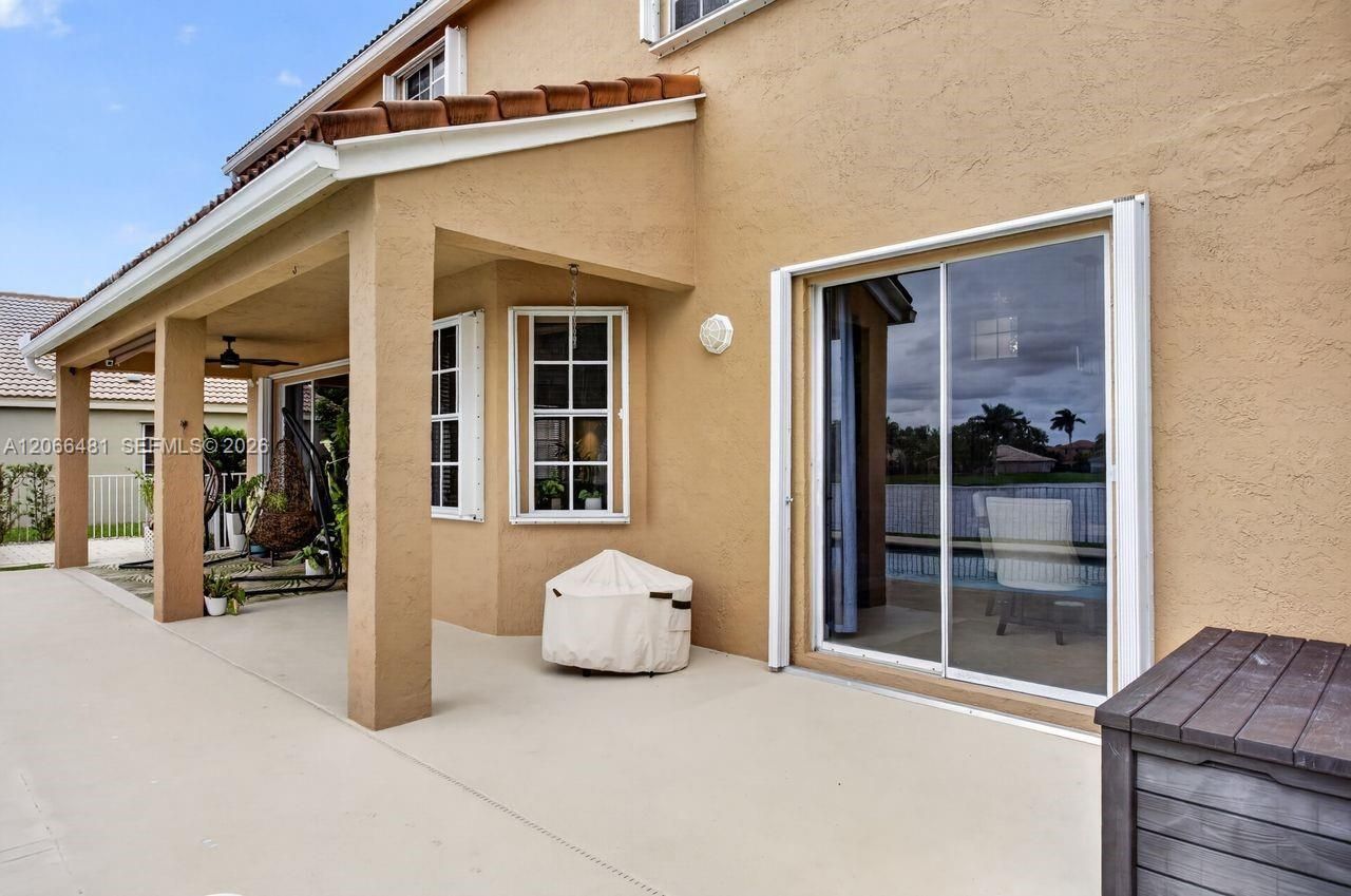 480 Cambridge Dr, Weston, FL 33326 Photo