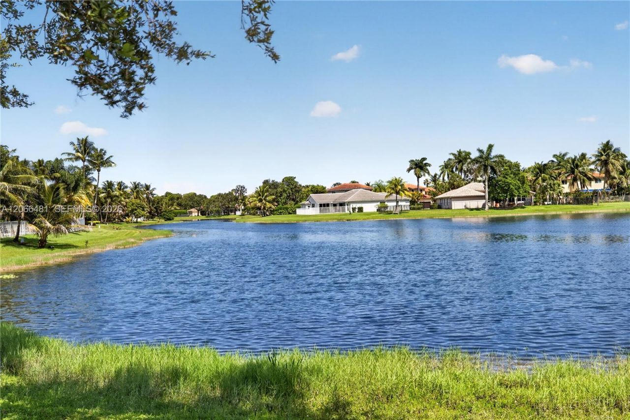480 Cambridge Dr, Weston, FL 33326 Photo
