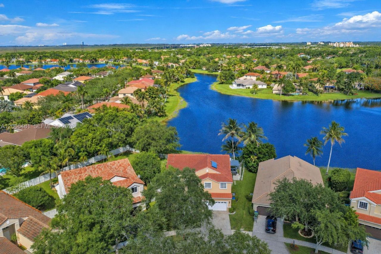 480 Cambridge Dr, Weston, FL 33326 Photo