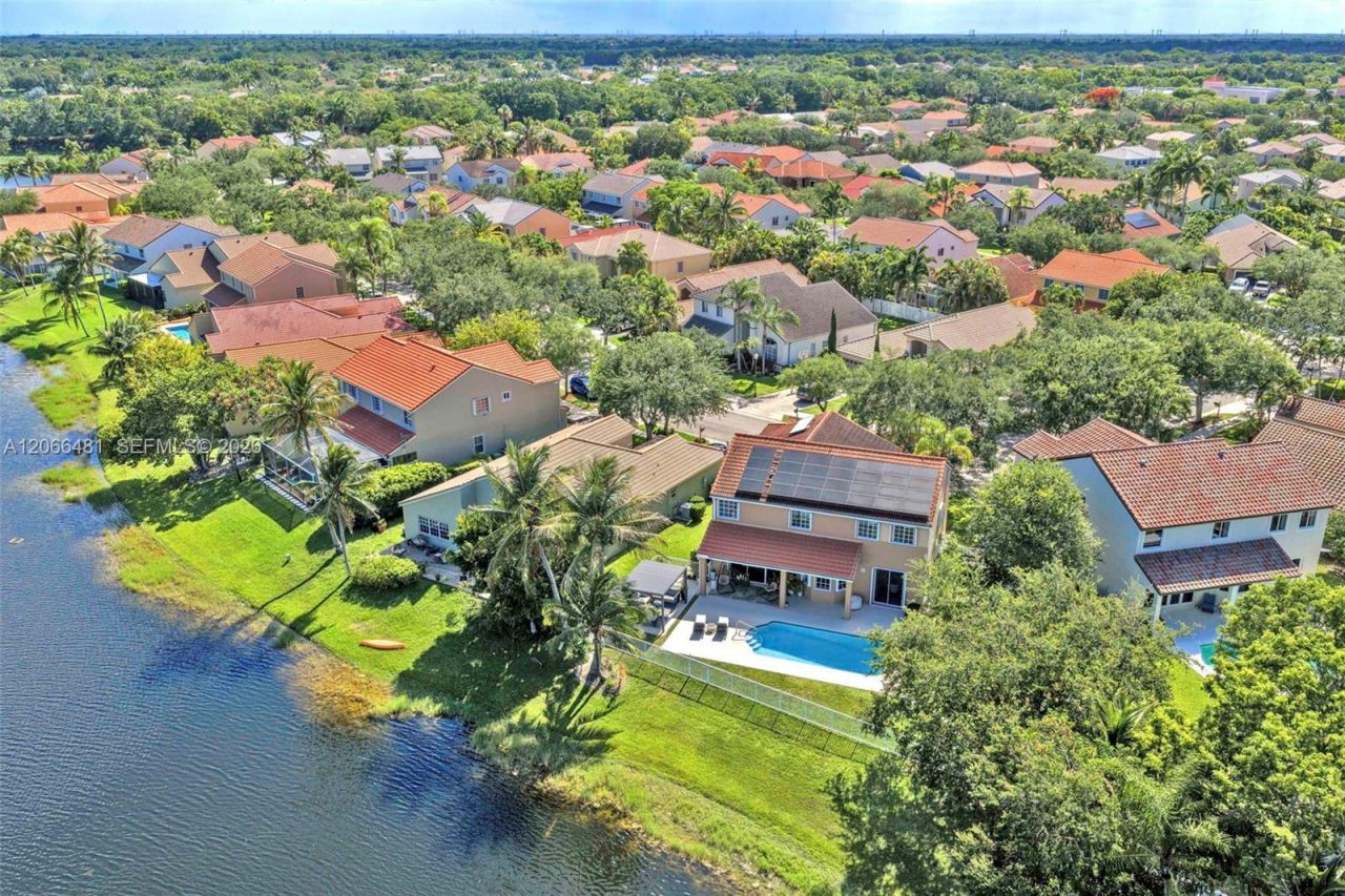 480 Cambridge Dr, Weston, FL 33326 Photo