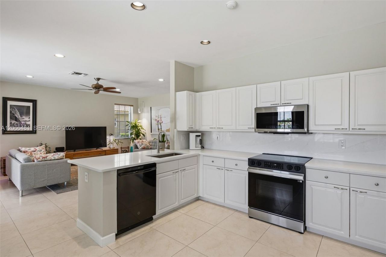 480 Cambridge Dr, Weston, FL 33326 Photo