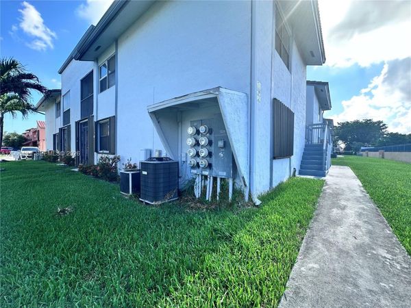 2740 W 63rd Pl , Unit 13-25, Hialeah, FL 33016