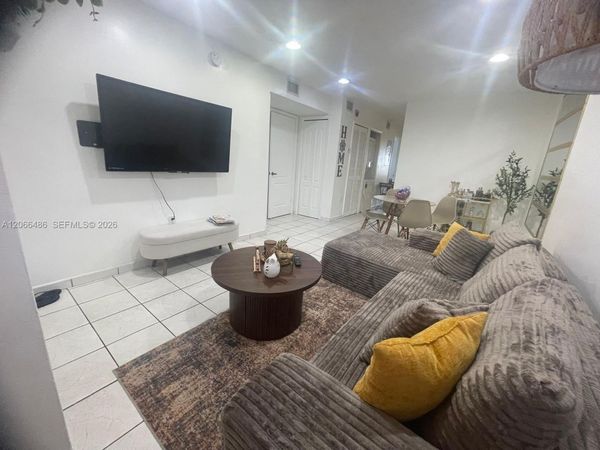 4689 NW 9th St, Unit 207, Miami, FL 33126