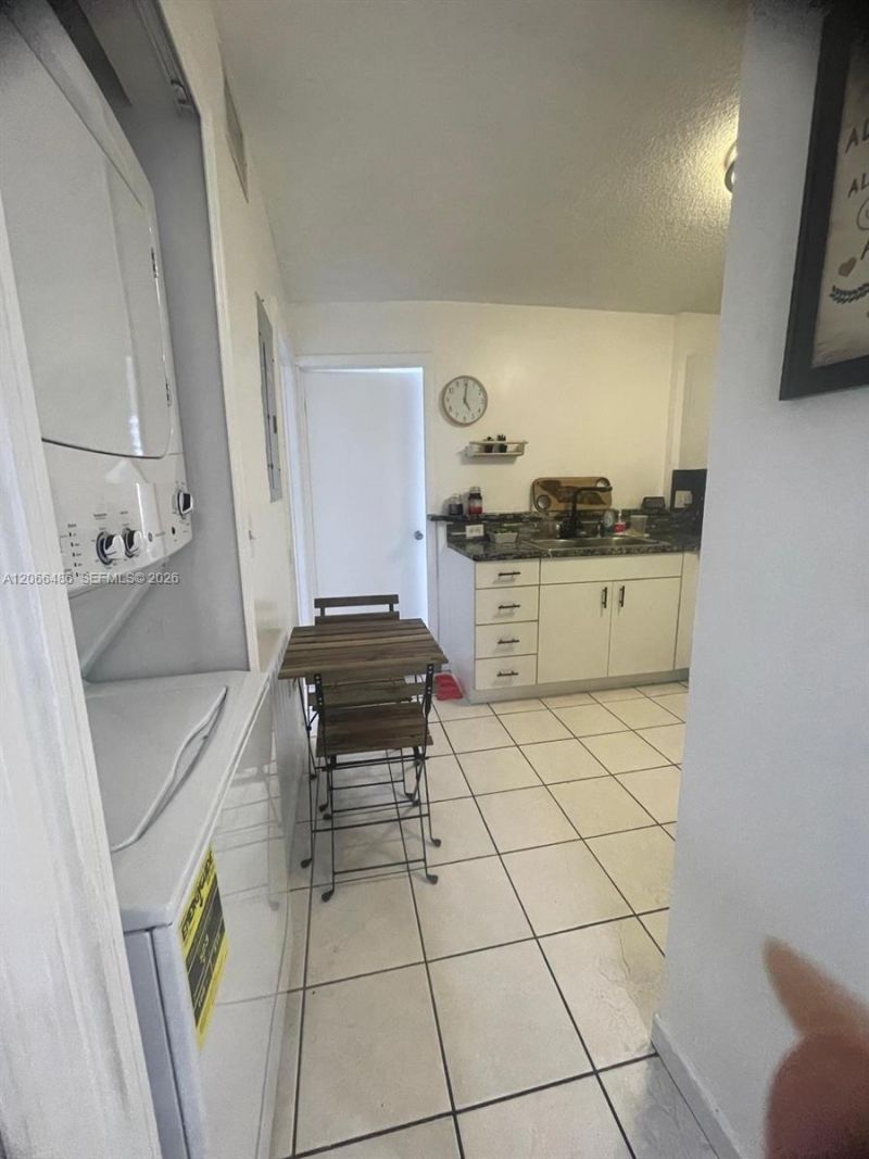 4689 NW 9th St, Unit 207, Miami, FL 33126 Photo