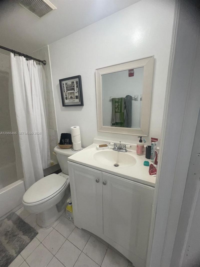 4689 NW 9th St, Unit 207, Miami, FL 33126 Photo