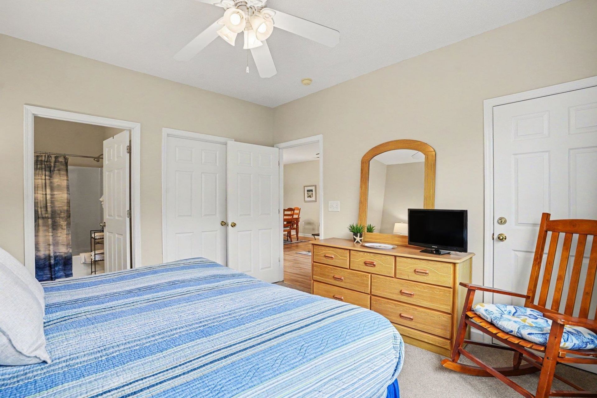5825 Catalina Dr. Photo 19