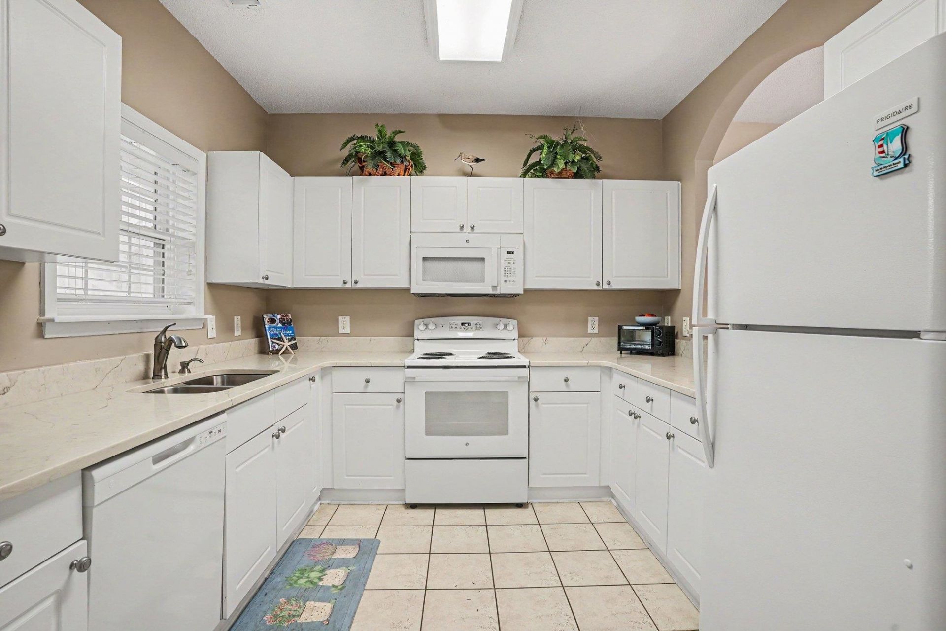 5825 Catalina Dr. Photo 5