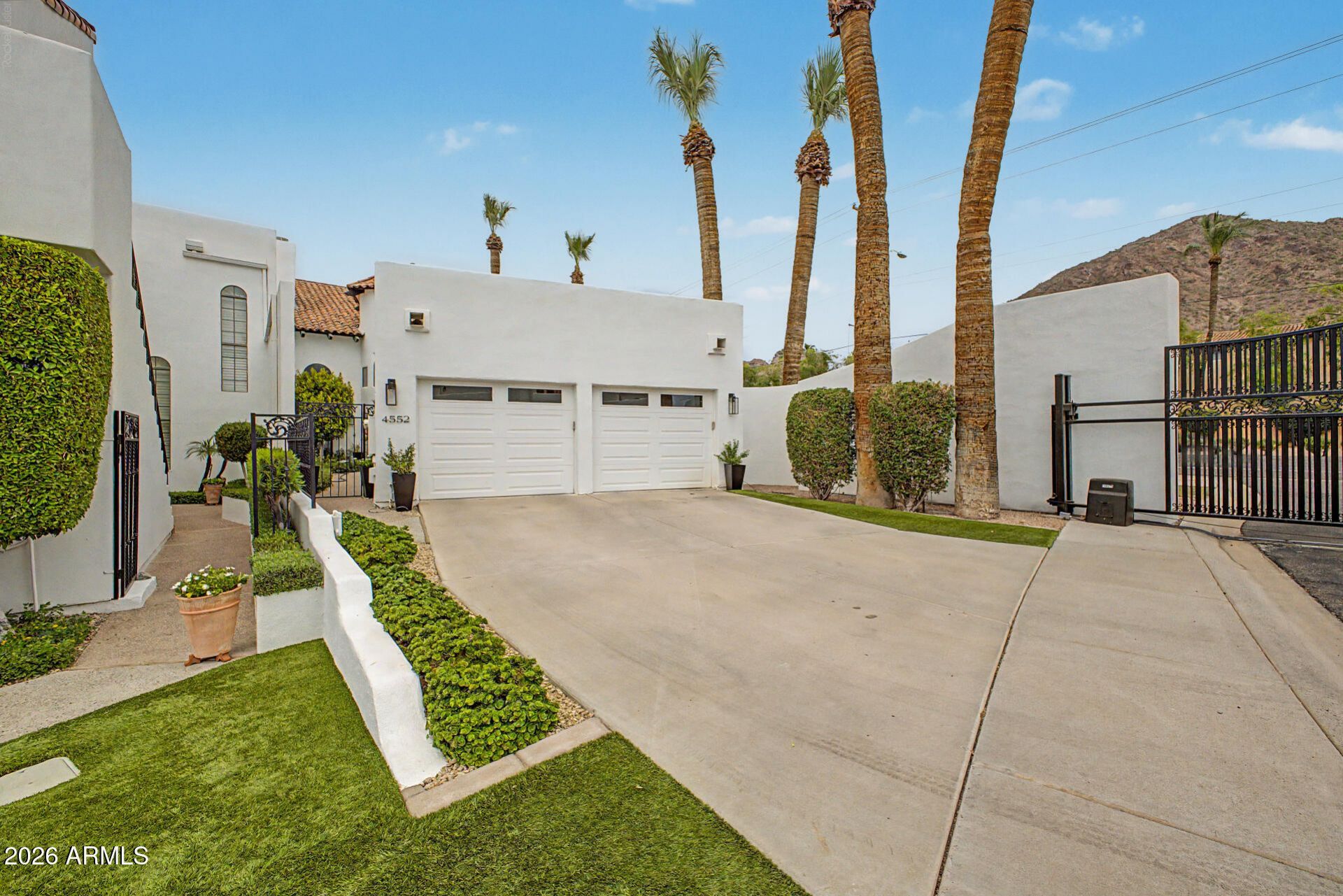 4552 N 52nd Place, Phoenix, AZ 85018 Main Photo