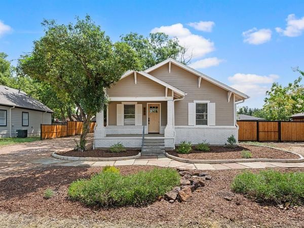 607 N Church Street, Pilot Point, TX 76258