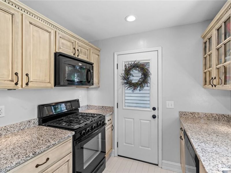 26707 Normandy Road, Bay Village, OH 44140 Photo 11