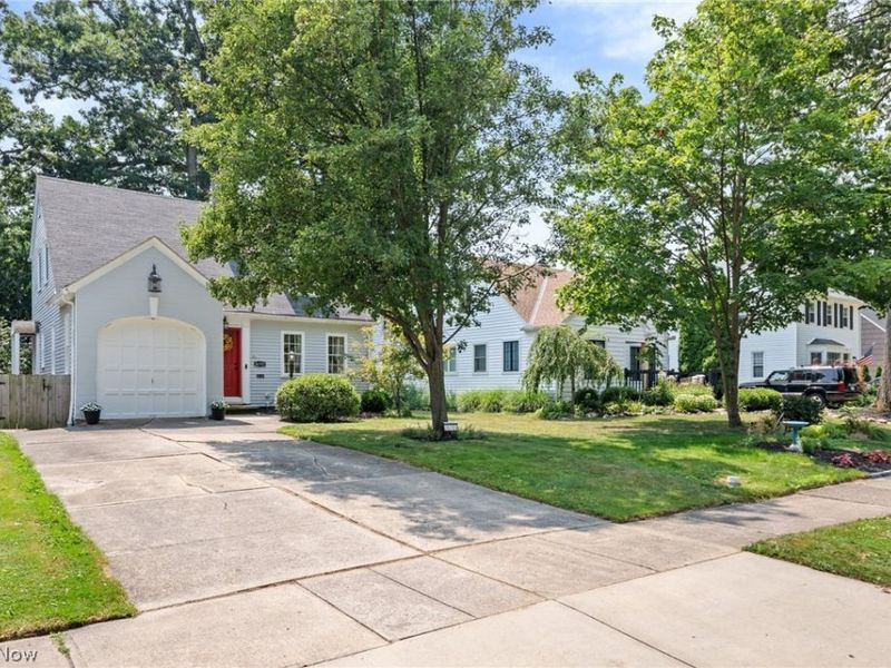 26707 Normandy Road, Bay Village, OH 44140 Photo 2