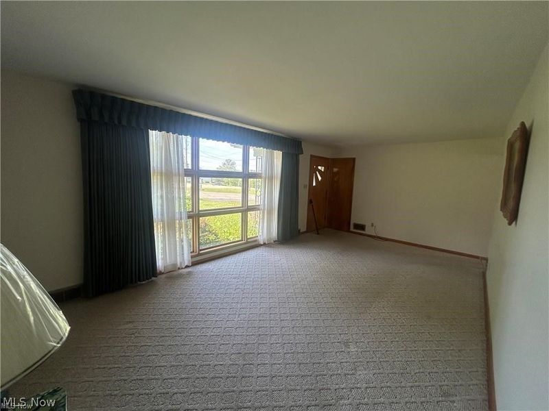 2419 Chandlersville Road, Zanesville, OH 43701 Photo 2