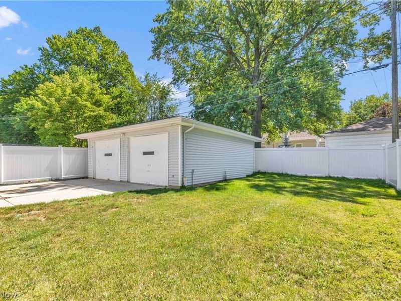 10077 Beaconsfield Drive, Parma Heights, OH 44130 Photo 32