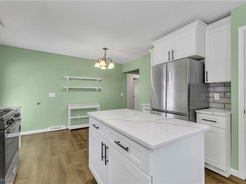 10077 Beaconsfield Drive, Parma Heights, OH 44130 Photo 7
