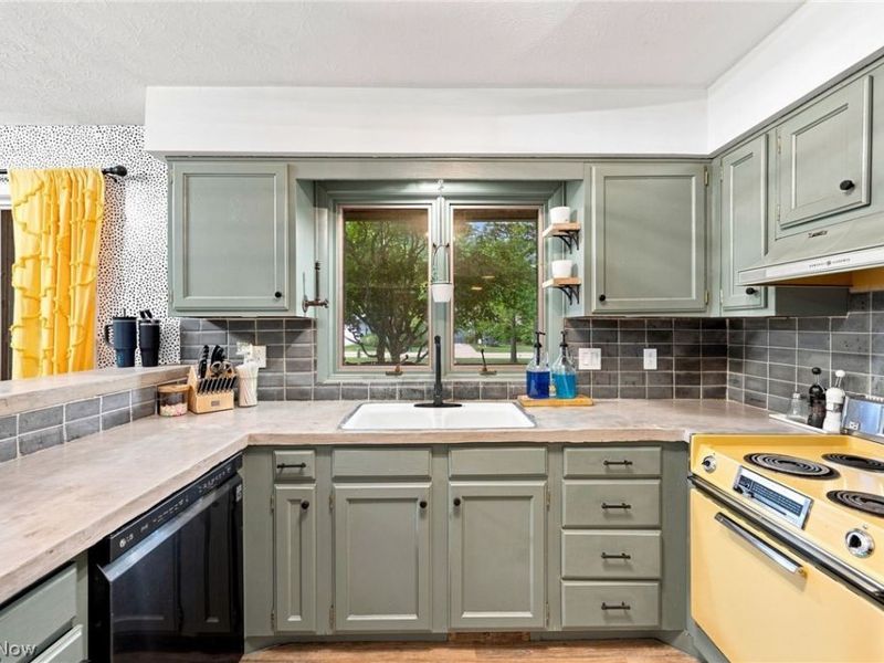 20019 Hawthorne Lane, Strongsville, OH 44149 Photo 12