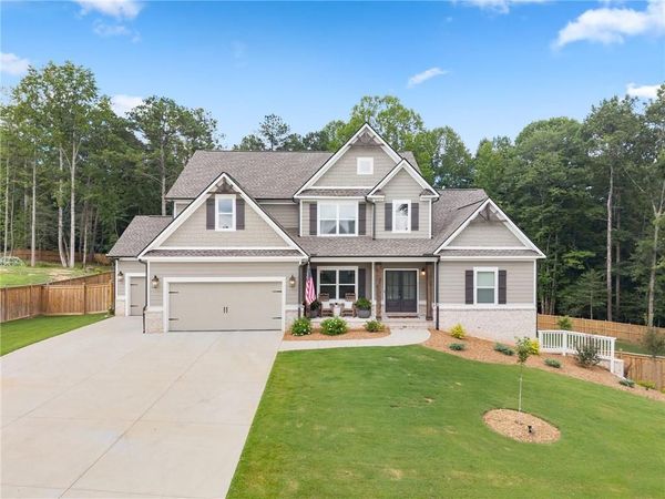1081 Holly Drive , Loganville, GA 30052