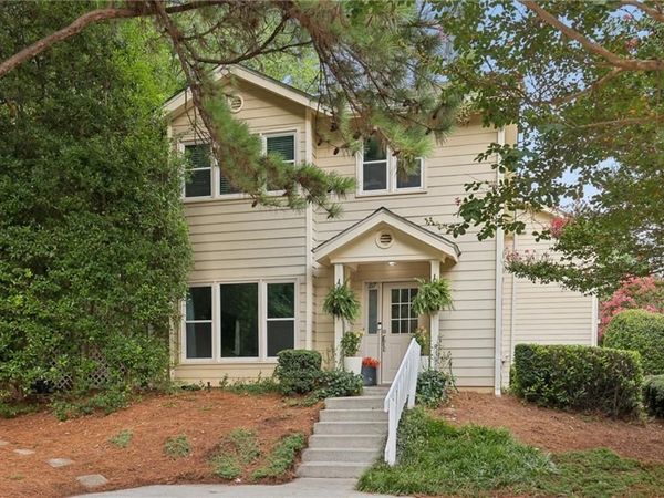 217 Peachtree Hollow Court , Sandy Springs, GA 30328