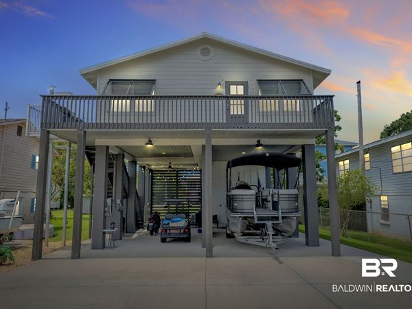 5575 Armadillo Avenue, Orange Beach, AL 36561