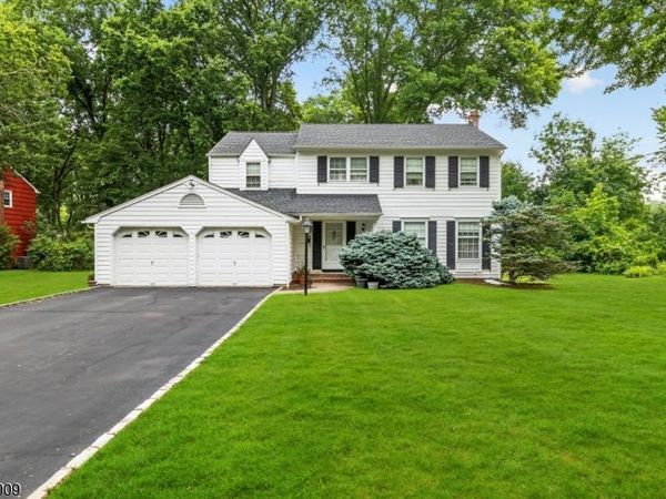 48 Sherbrooke Dr, Florham Park, NJ 07932