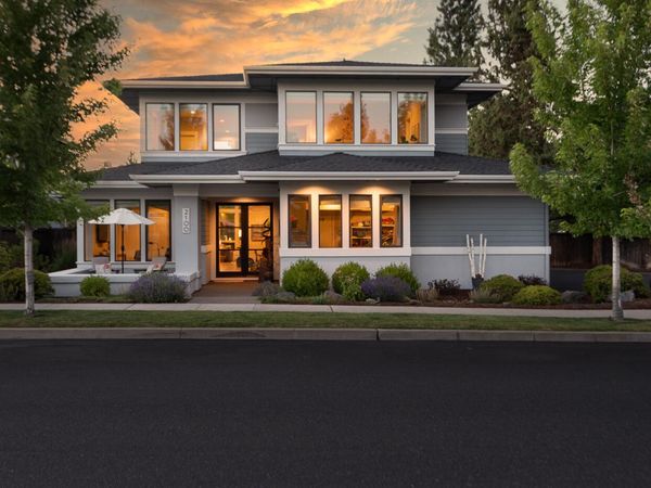 2100 NW Newport Hills Drive, Bend, OR 97703