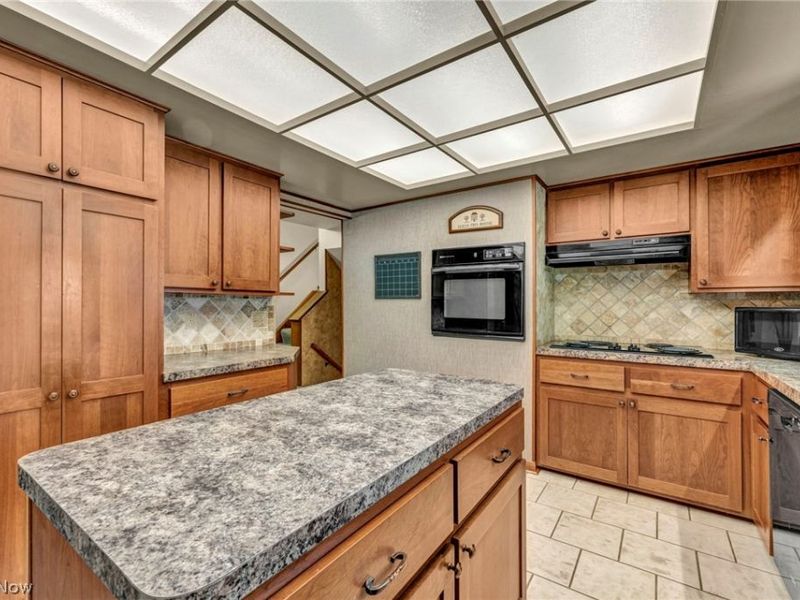 3665 Russett Drive, Broadview Heights, OH 44147 Photo 12