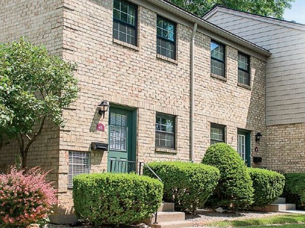 89 Chartwell Court , Rochester, NY 14618