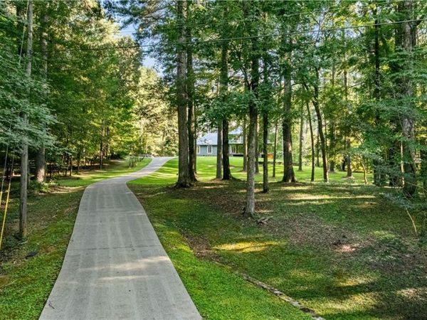 10422 Loganwood Drive, Northport, AL 35473