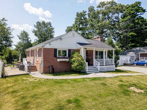 15 Irving Street, Salem, NH 03079