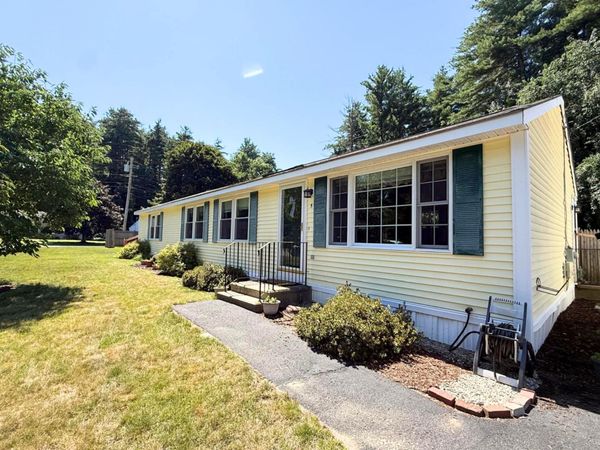 5 Santa Fe Road, Nashua, NH 03062
