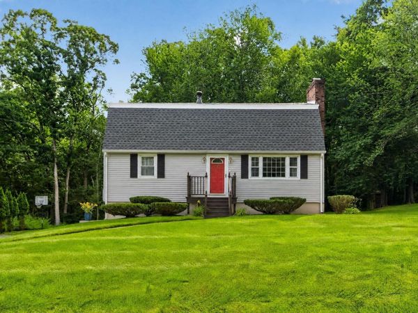 28 Brady Avenue, Derry, NH 03038