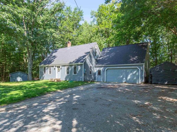 39 Evergreen Circle, Henniker, NH 03242