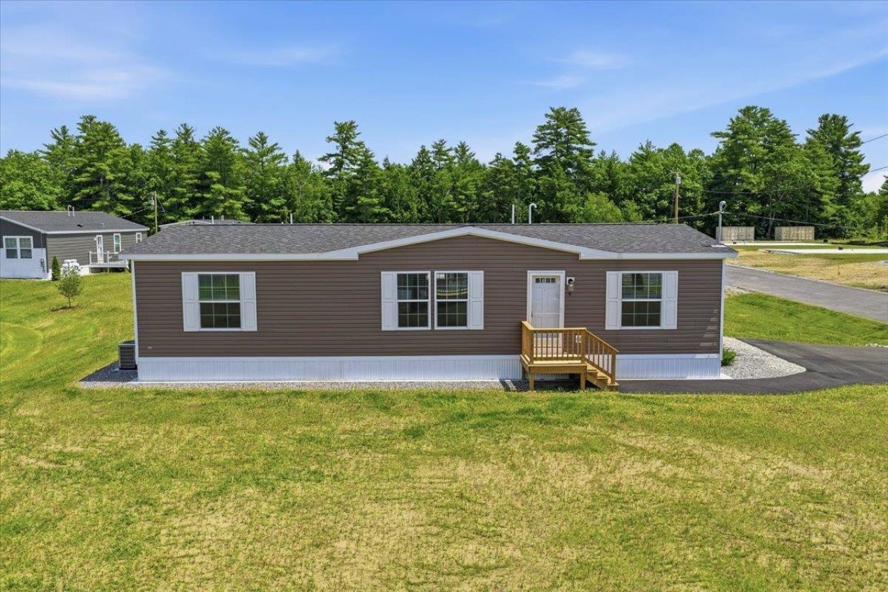 4 Wentworth Avenue, Tilton, NH 03276 Main Photo