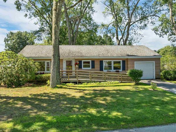 9 Bond Street, Hudson, NH 03051