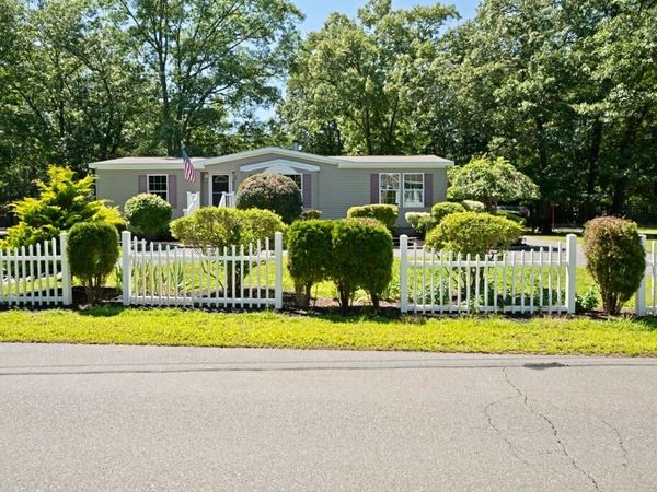 90 Alison Drive, Seabrook, NH 03874