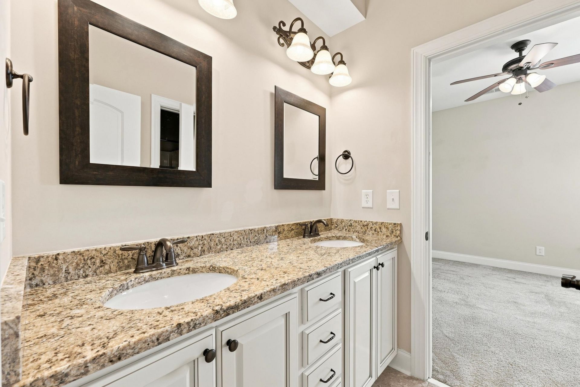 456 Saint Julian Ln. Photo 25
