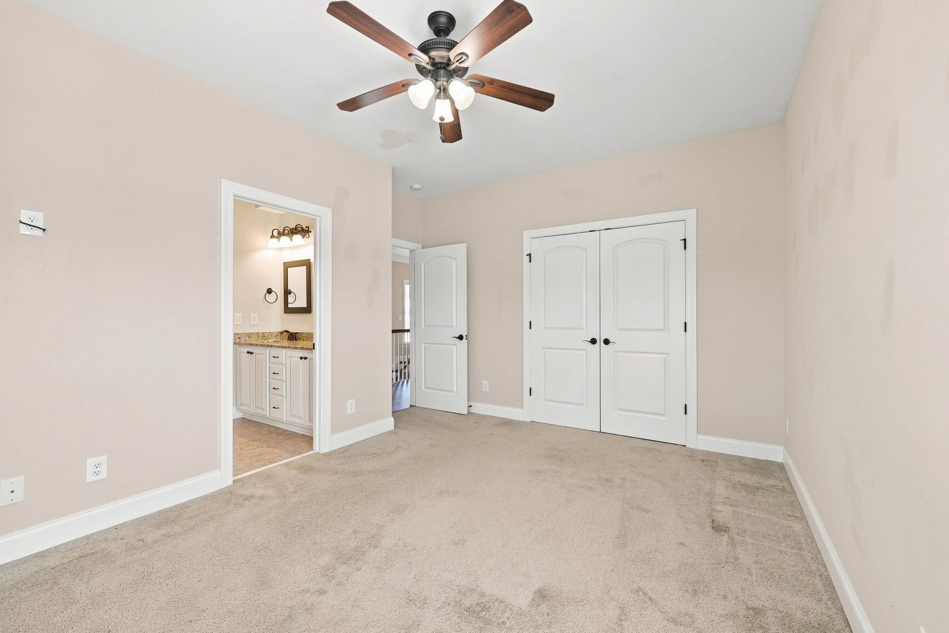 456 Saint Julian Ln. Photo 26