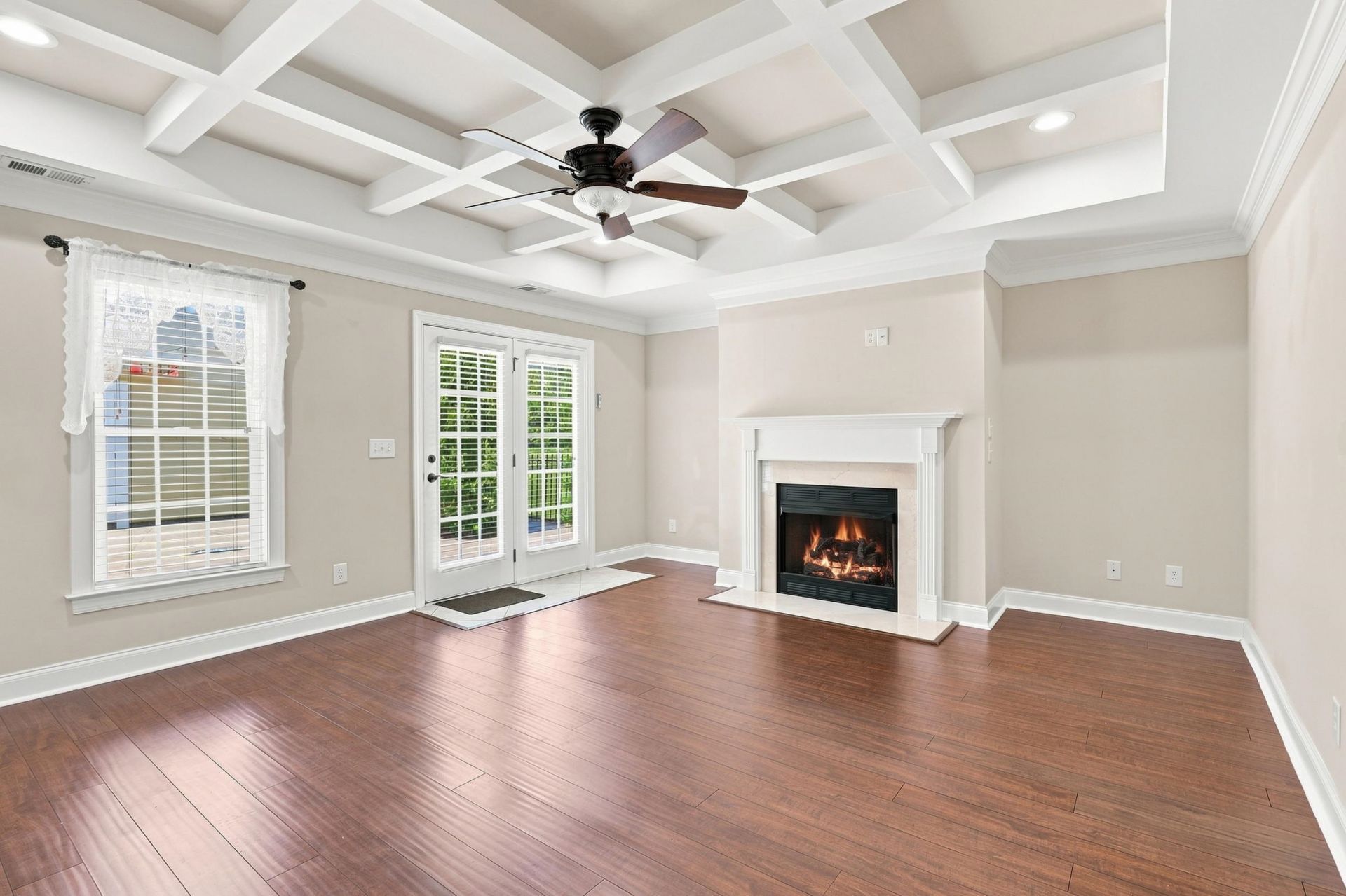 456 Saint Julian Ln. Photo 9