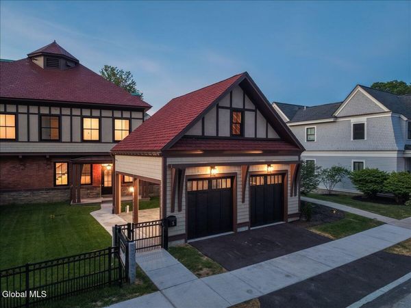 122 Regent Street, Unit 5, Saratoga Springs, NY 12866