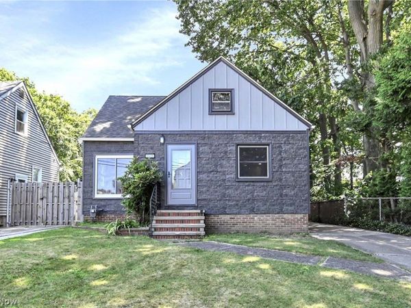 5531 W 48th Street , Parma, OH 44134