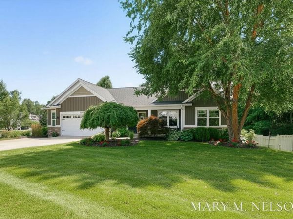 5705 Kenstyn Drive SW, Wyoming, MI 49418