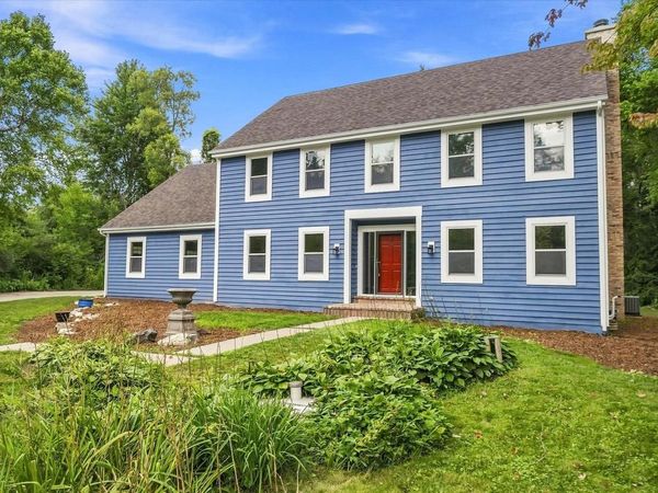 546 Beechwood DRIVE, Cedarburg, WI 53012
