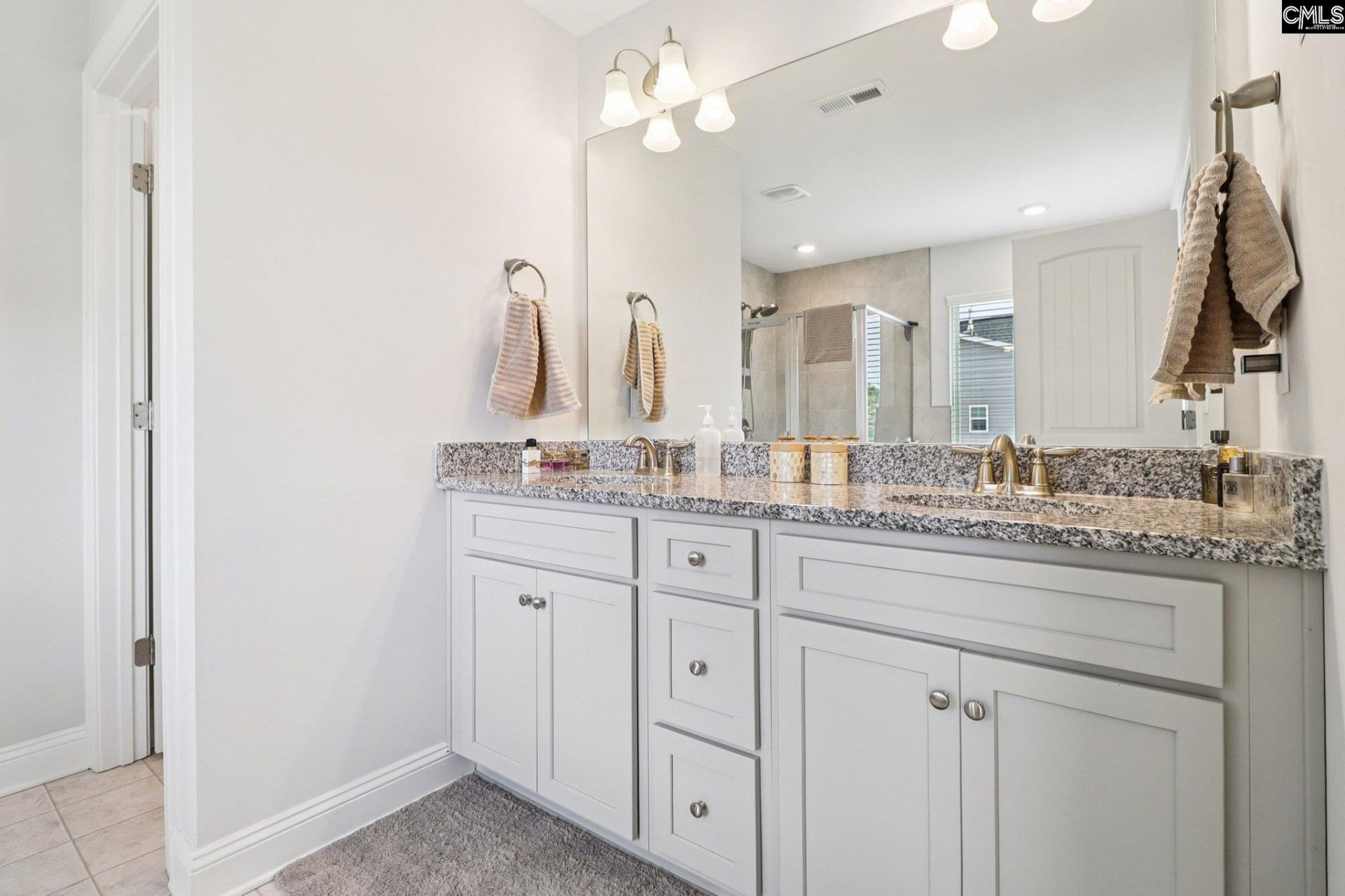 369 Stillington Street  Photo 16