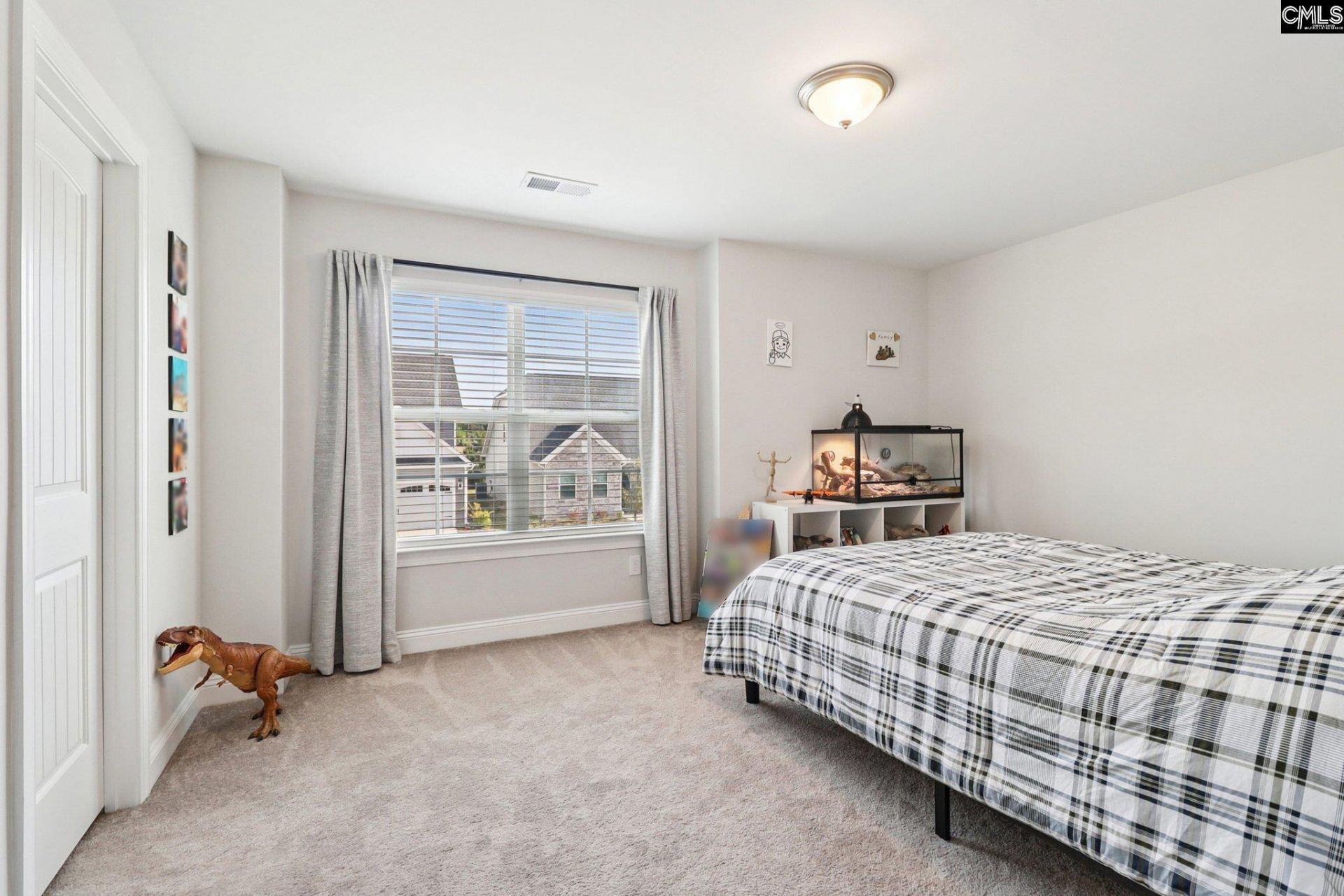 369 Stillington Street  Photo 19