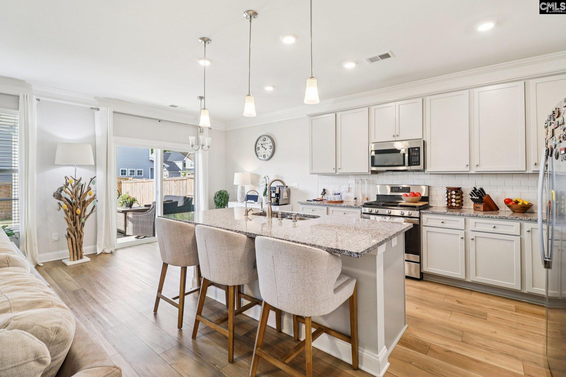 369 Stillington Street  Photo 5