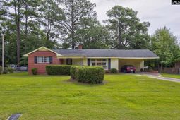 1126 Mathis Court photo 4