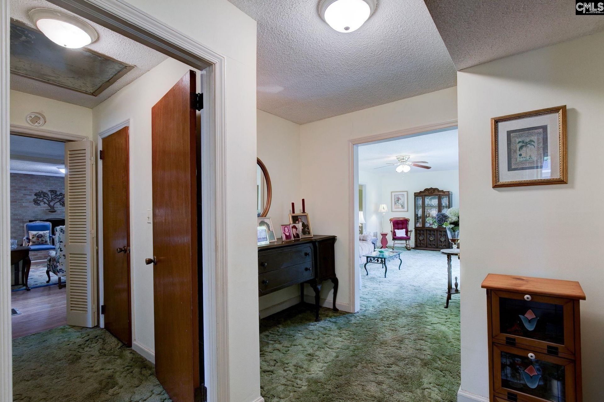1126 Mathis Court  Photo 7